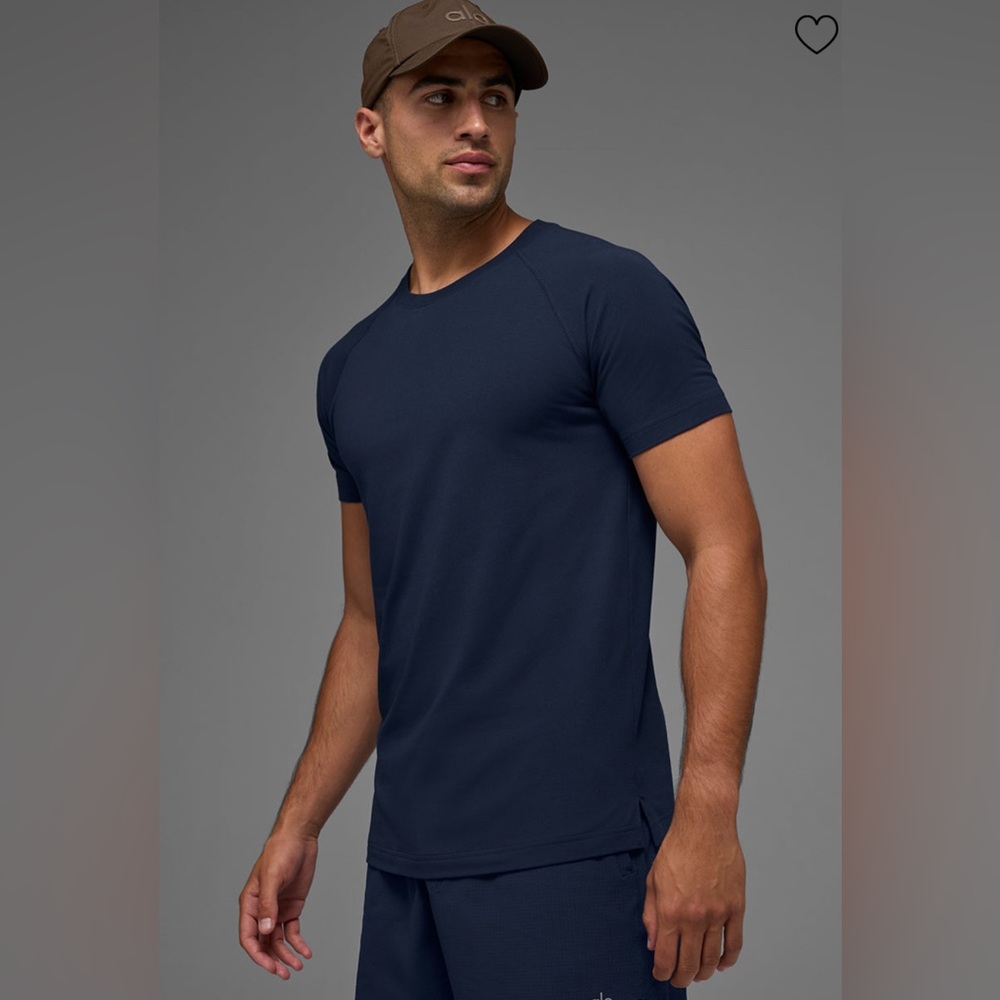 RESTOCK ALO Yoga Men’s “Vapor” Crewneck Short Sleeve (L) *BESTSELLER*